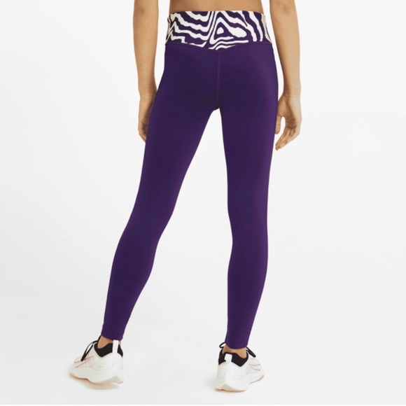The Nike One Full Length Tight Fit Leggings Glow in the Dark Size Medium Youth - Picture 2 of 4